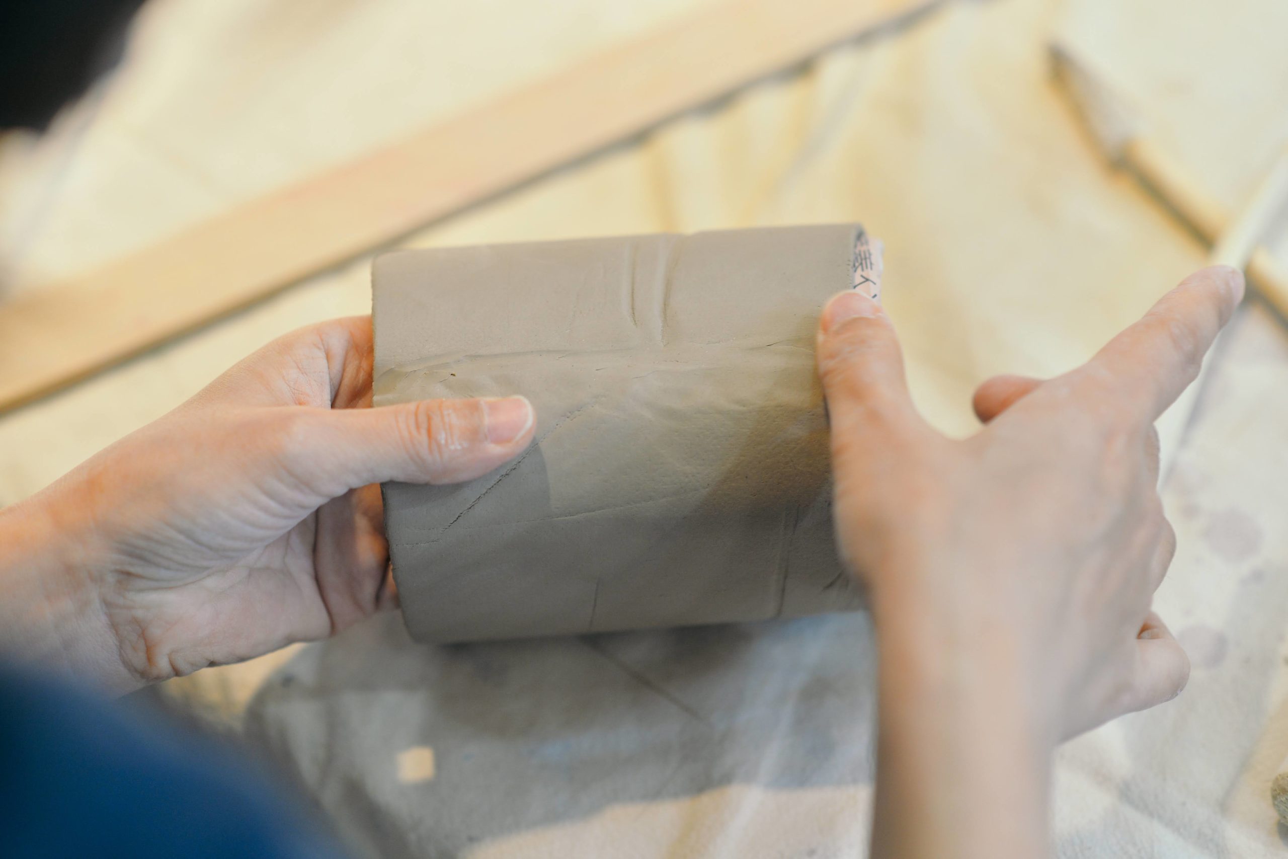 陶藝課程推薦：紓壓又好玩，設計給所有人的課！ 野火捏陶課 台北陶藝課 上課實況攝影10 scaled