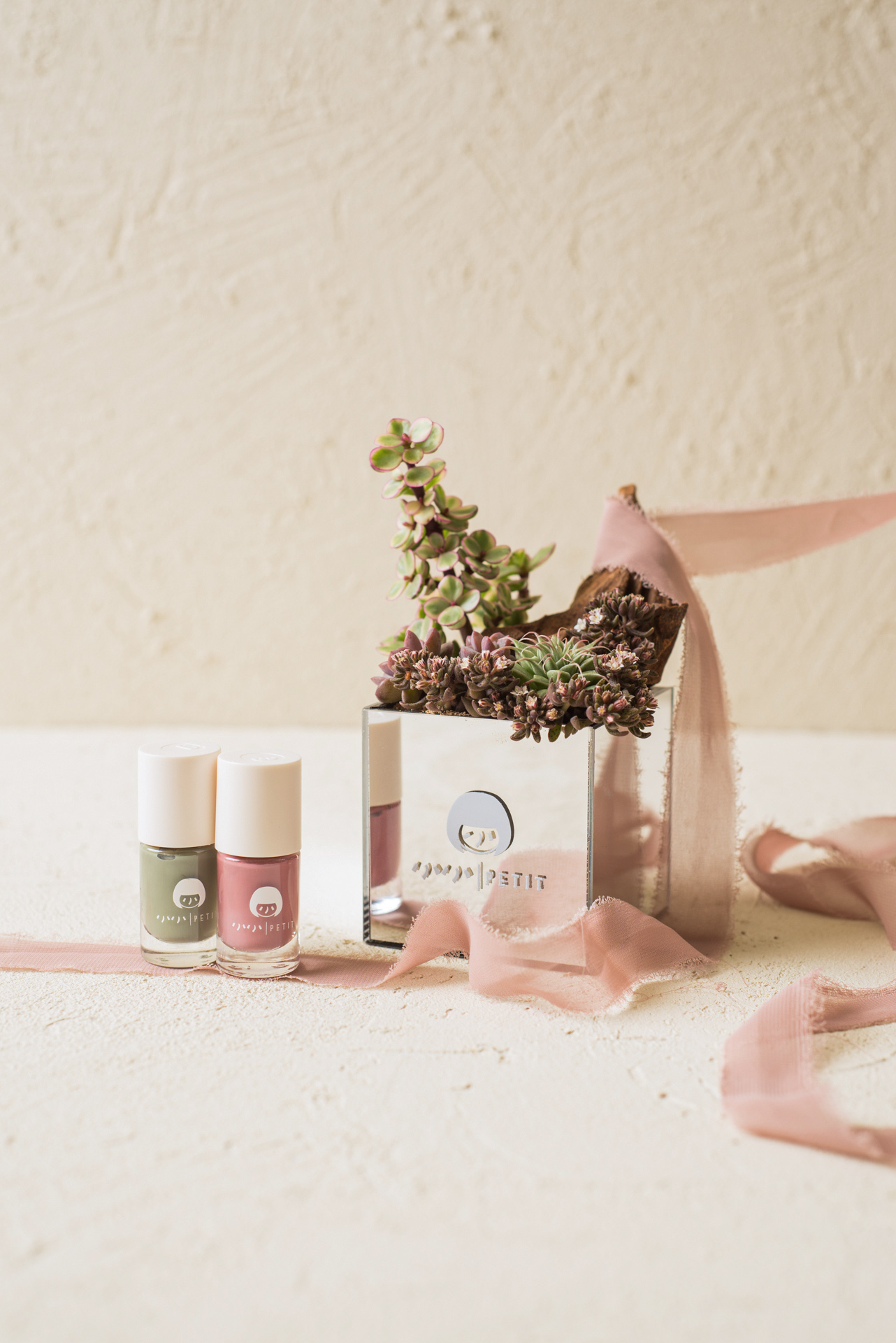 指甲油色系搭配植栽