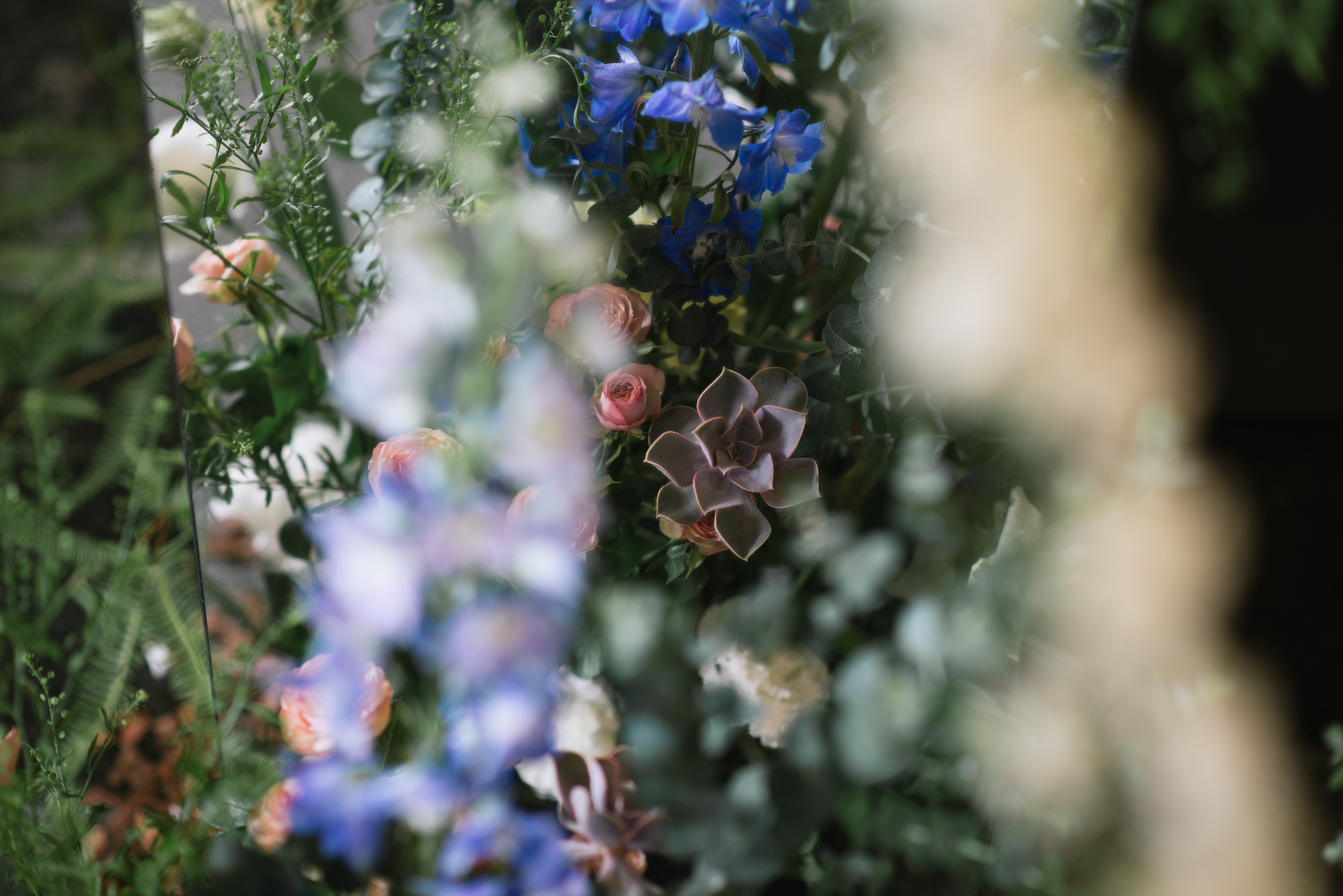 多肉與花朵的花藝裝置