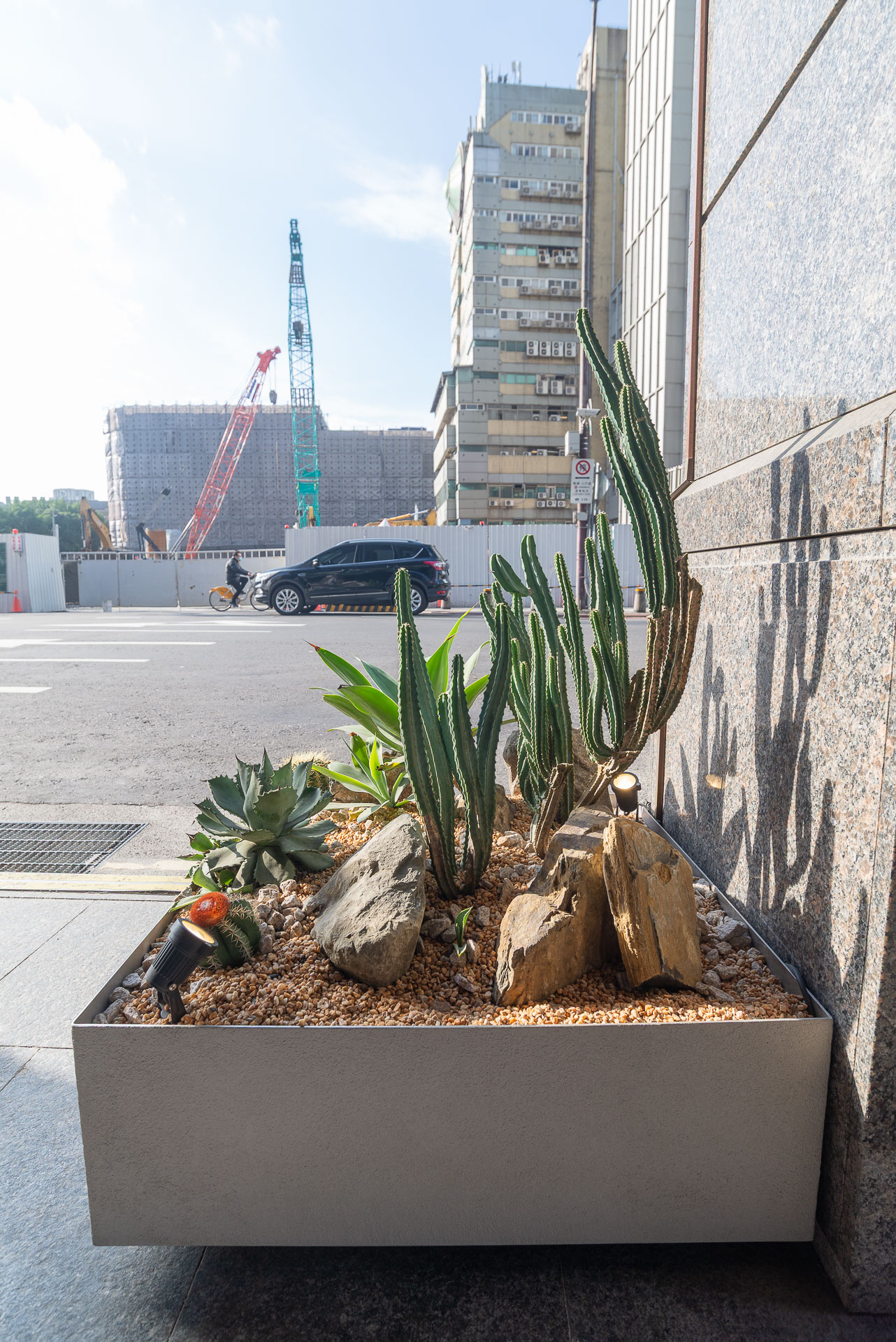 門口造景推薦！品牌新門市怎麼種植物才療癒又自然 1213 西門町Oani 飯店造景案例72