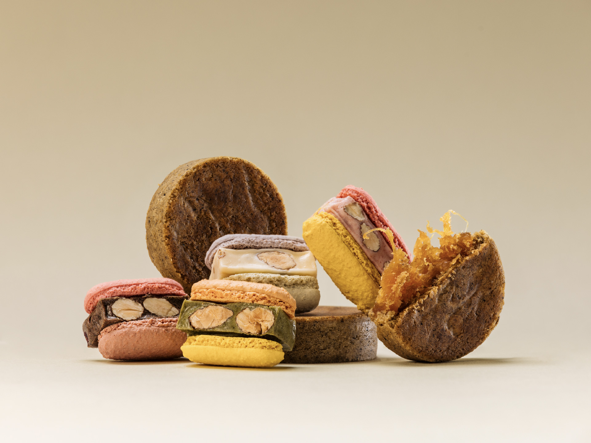 2025 中秋禮盒-鳳梨酥與馬卡龍